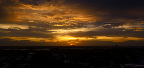 Obraz premium Golden Sunset over the Halifax River