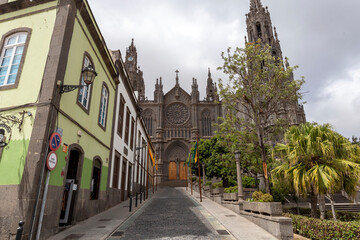 Fototapeta na wymiar Church of San Juan Bautista in the town of Arucas