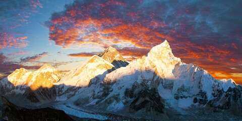 Fototapeta na wymiar Mount Everest Himalaya sunset panorama Nepal mountains