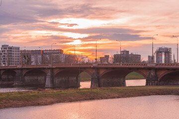 Wrocław. Mosty Osobowickie na tle wieczornego nieba. © boguslavus