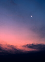 Luna en cuarto creciente en un atardecer en el sur del planeta © SergioVazquezPH