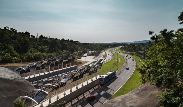 BRT no caminho da Costa Verde, Rio de Janeiro, RJ, Brasil.
