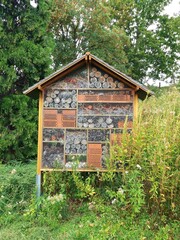 Wooden bee hotel