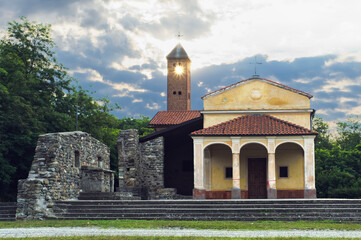 Chiesa dì S. Maria di Meoglio, Santuario della Madonna della Cella a Borgo d'Ale in provincia di...