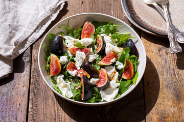 Fresh figs and mozzarrella cheese salad