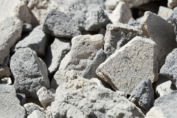 Bauschutt, Bausteine auf einem Schutthaufen