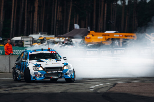  Damir Idyiatulin goig fast at Toyota Alteza Fresh Auto fast in drift