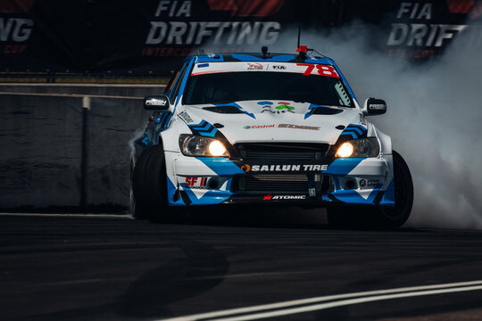 Toyota Alteza going fast in drift