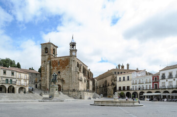 Fototapeta na wymiar Church of San Martín in Plaza Mayor de Trujillo