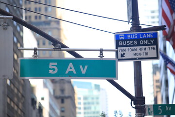 new york fifth avenue street road sign