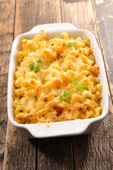 pasta gratin with cream and cheese