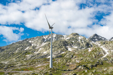 Fototapeta na wymiar Windkraftanlage auf dem Gotthard Pass