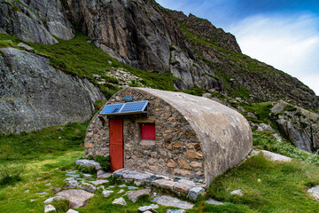 Refuge Ledormeur dans le massif du Balaïtous dans le Parc National des Pyrénées
