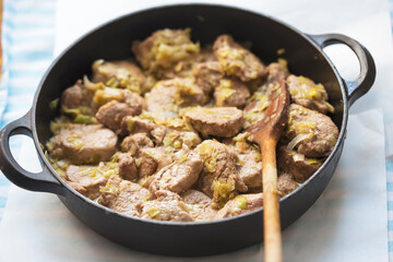 Pork loin chops with leeks