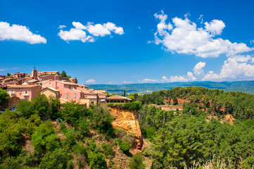 Fototapeta na wymiar Roussillon village near Gordes, Provence, France