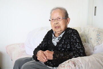 100歳のおばあちゃん、老人介護