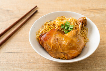 Dried Noodles with Braised Chicken