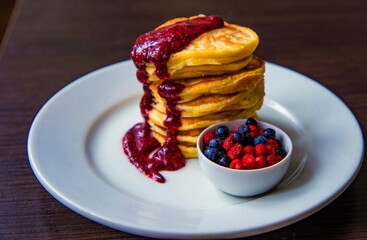 pancakes with raspberries