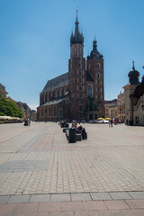 Fototapeta na wymiar St. Mary's Church, the market square in Krakow