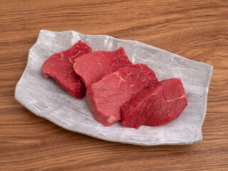 ステーキ用の牛モモ肉