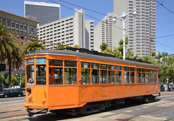 Fototapeta na wymiar Historische Strassenbahn in San Francisco, Kalifornien
