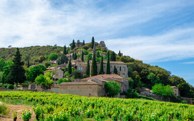 Village de La Roque-sur-Cèze dans le Gard