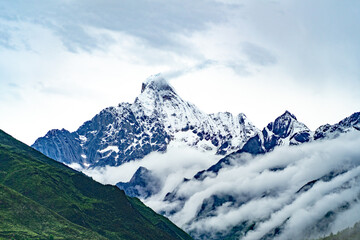 Obraz premium Mount Siguniang, peak of the youngest sister