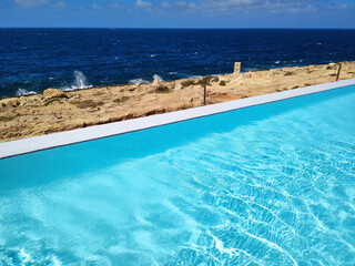 Infinity pool with sea view.