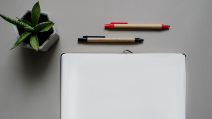 note paper with green leaves