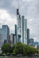Fototapeta na wymiar Bankenviertel als Skyline von Frankfurt am Main