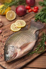 Peixe inteiro temperado