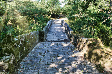 Calzada y puente romano de Segade sobre el río Umia en la provincia gallega de Pontevedra, España