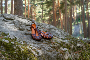 zapatillas de plastico para andar por el rio y las piedras
