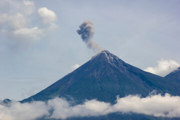Obraz na płótnie Canvas Volcán de fuego Guatemala 