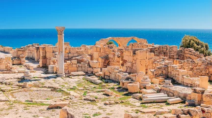 Foto op Canvas Panoramic view of the ruins and arches of the ancient Greek city Kourion (archaeological site) near Limassol, Cyprus © dmitrieval