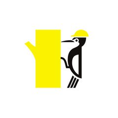 ヘルメットを被って木に留まっているキツツキ、ロゴデザインのためのシンプルなシルエットイラスト