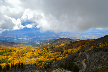 Obraz premium Lands end road on the Grand Mesa in Colorado