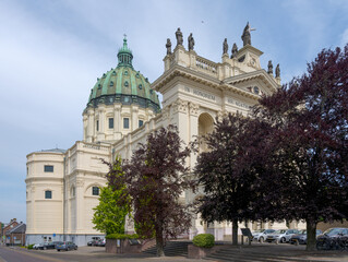 Obraz premium Build between 1867 en 1880 Basiliek van de H.H. Agatha en Barbara in Oudenbosch, Noord-Brabant Province, The Netherlands