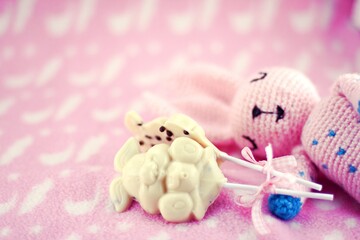 conejo , muñeco , amigurumi , tejido , crochet , regalo , amor , infancia , jugar , chocolate , pascuas ,