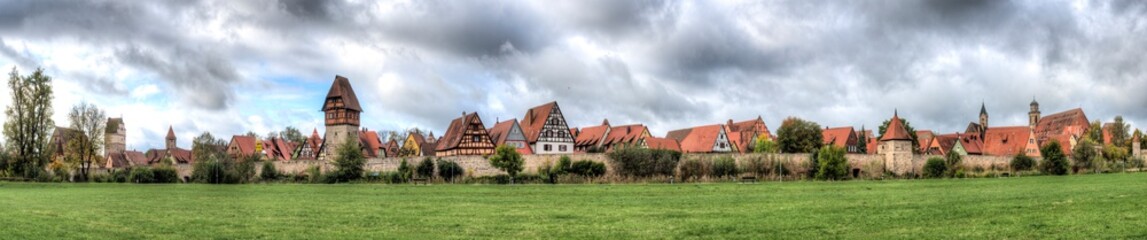 Fototapeta na wymiar Panoramaansicht von Dinkelsbühl in Franken