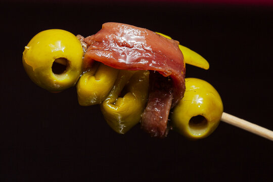 Pintxo de La gilda de Bilbao de EL Batzoki de Abando, Bilbao, Vizcaya, Pais Vasco.