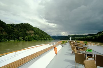 Deurstickers Schiffsreise auf der Donau © msl33