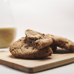 milk with cookies