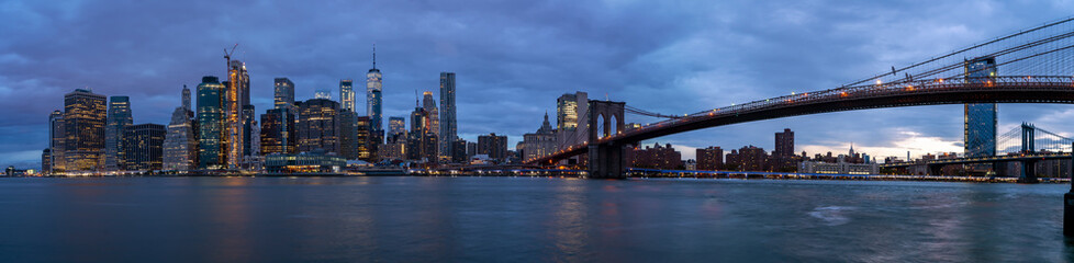 Fototapeta na wymiar USA downtown skyline at dusk on the East River