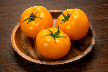 オレンジ色のマンゴートマト