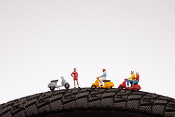 Little, Little World, Miniaturfiguren, Moped, Profil, Reifen, Reifenprofil, Roller, Rollerfahrer, Rollerfahrt, Tour