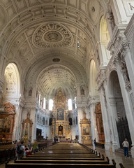 Fototapeta na wymiar Beautiful interior decoration of the Catholic cathedral