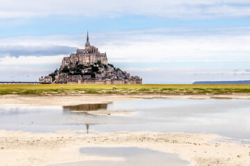 Fototapeta na wymiar Mont Saint-Michel, in Normandy
