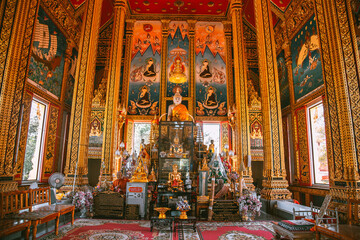 Fototapeta na wymiar Wat Phra Sri Arn temple in Ratchaburi, Thailand