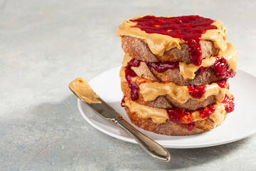 peanut butter and jam sandwich, american traditional bread toast